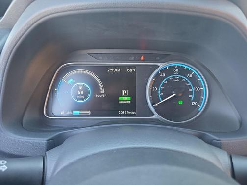 Brilliant Silver Metallic 2025 Nissan Leaf S