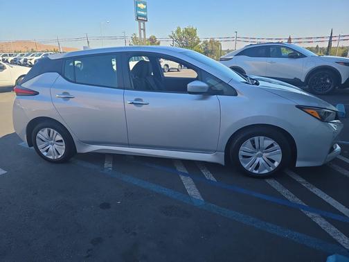 Brilliant Silver Metallic 2025 Nissan Leaf S