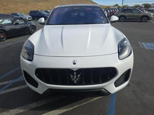 Bianco 2023 Maserati Grecale Modena