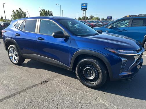 Blue Glow Metallic 2024 Chevrolet Trax LS