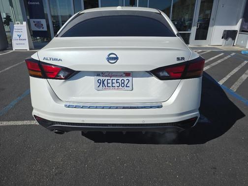 Pearl White Tricoat 2022 Nissan Altima SR FWD