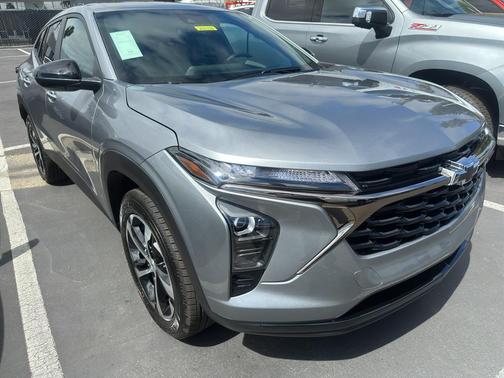 Sterling Gray Metallic 2026 Chevrolet Trax FWD 1RS