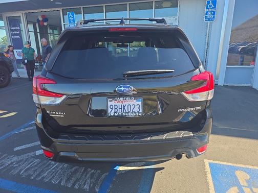 Crystal Black Silica 2022 Subaru Forester Limited