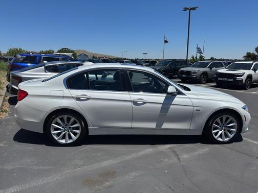 WHITE 2016 BMW 328 xDrive