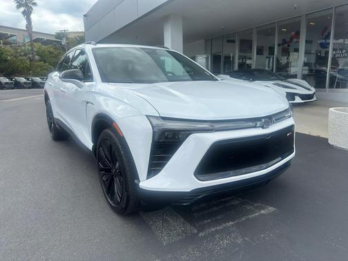 Summit White 2024 Chevrolet Blazer EV eAWD RS