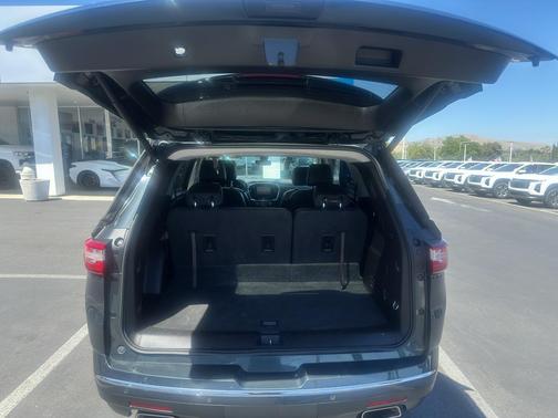 Graphite Metallic 2019 Chevrolet Traverse Premier