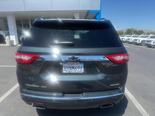 Graphite Metallic 2019 Chevrolet Traverse Premier