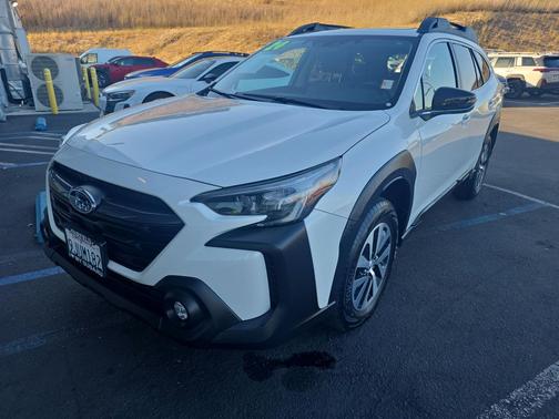 Crystal White Pearl 2024 Subaru Outback Premium
