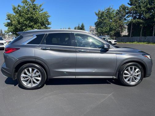 2022 INFINITI QX50 LUXE AWD