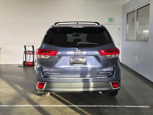 2017 Toyota Highlander Limited