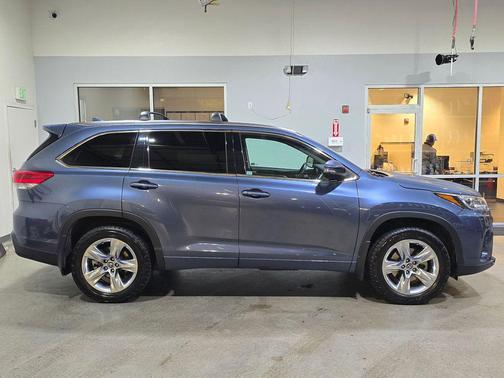 2017 Toyota Highlander Limited