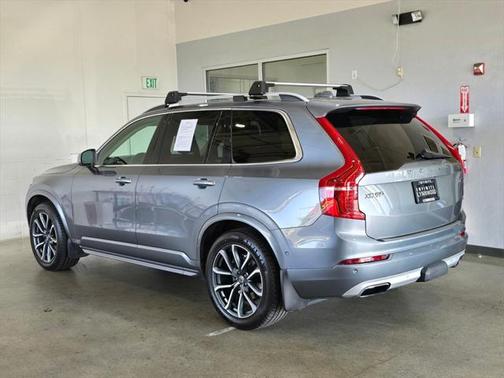 2016 Volvo XC90 T6 Momentum
