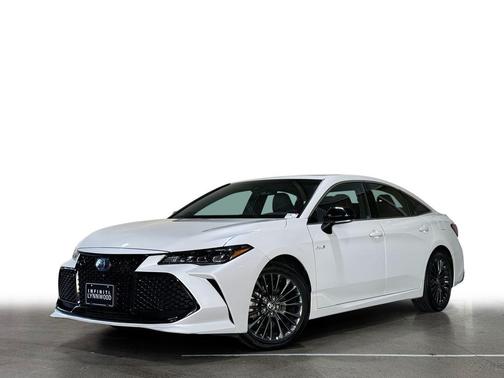 2021 Toyota Avalon Hybrid XSE