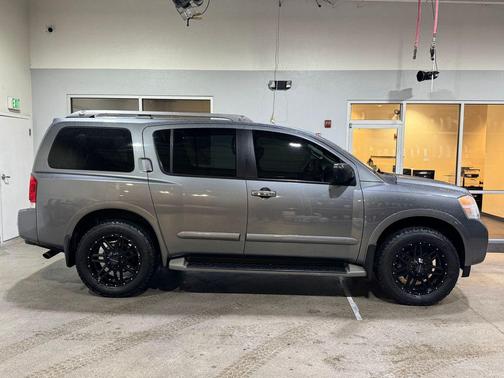 2014 Nissan Armada SV