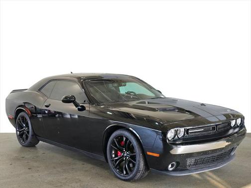 2017 Dodge Challenger SXT