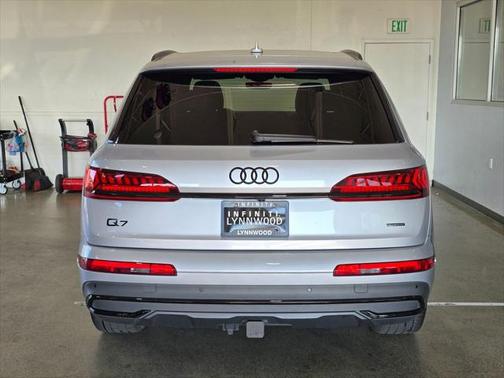 2022 Audi Q7 55 Premium Plus