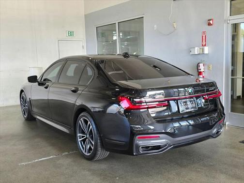 2022 BMW 750 i xDrive