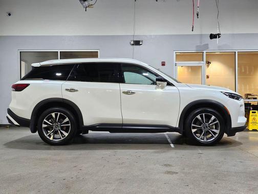 2024 INFINITI QX60 Luxe