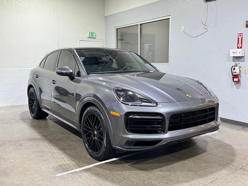 2022 Porsche Cayenne GTS