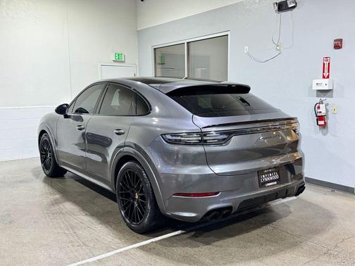 2022 Porsche Cayenne GTS
