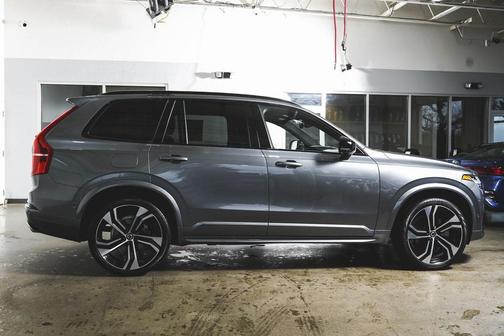 Photo 5 of 27 of 2020 Volvo XC90 T5 R-Design 7 Passenger