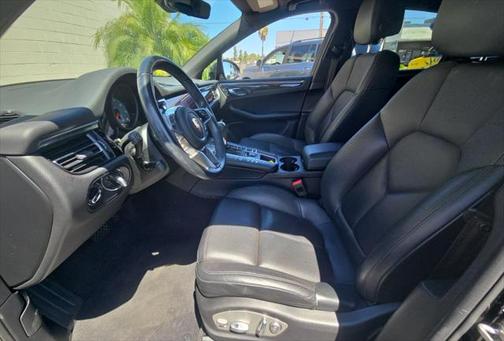 2019 Porsche Macan Base