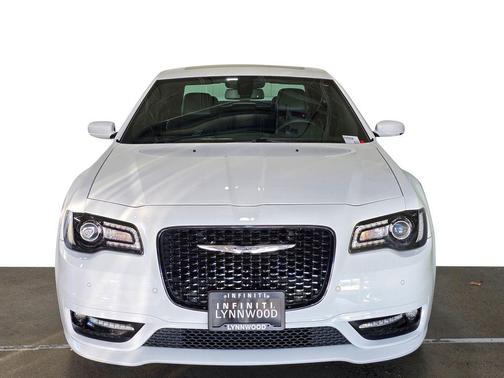 2018 Chrysler 300 S