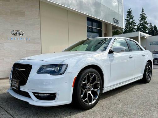 2018 Chrysler 300 S