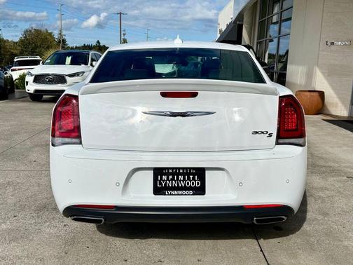 2018 Chrysler 300 S
