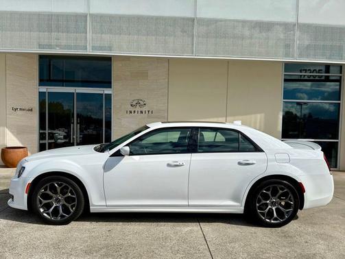2018 Chrysler 300 S