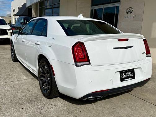 2018 Chrysler 300 S