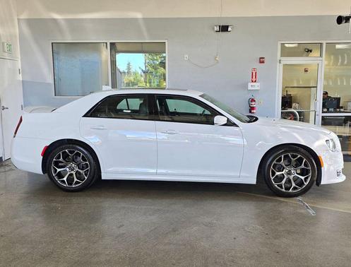 2018 Chrysler 300 S