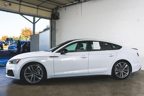 Photo 4 of 33 of 2019 Audi A5 2.0T Premium
