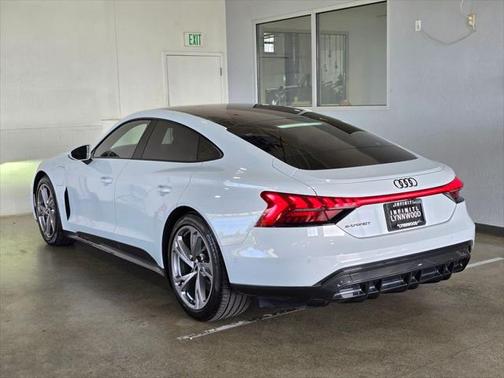 2023 Audi e-tron GT Prestige quattro