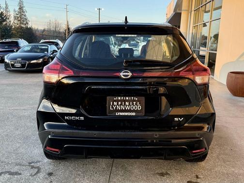 2022 Nissan Kicks SV