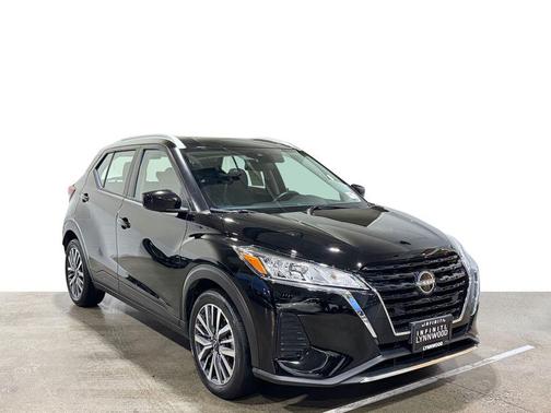 2022 Nissan Kicks SV
