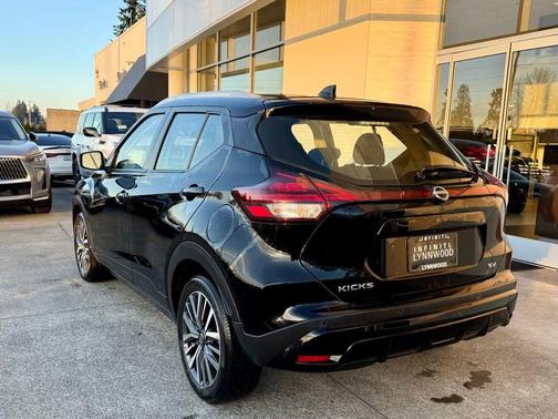 2022 Nissan Kicks SV