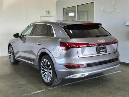 2019 Audi e-tron Premium Plus