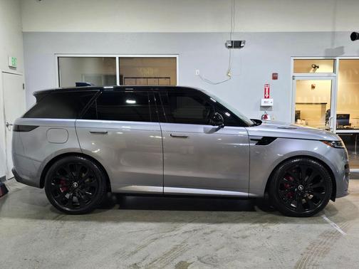2024 Land Rover Range Rover Sport SE