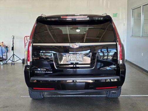 2018 Cadillac Escalade Premium Luxury