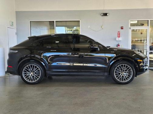 2022 Porsche Cayenne S