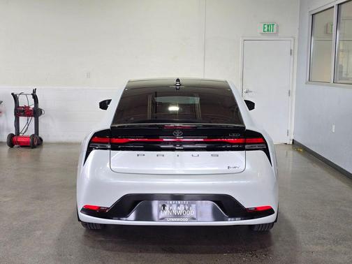 Pearl 2024 Toyota Prius Limited