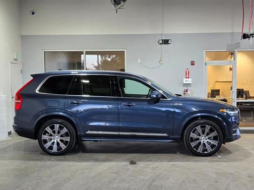 2022 Volvo XC90 T6 Inscription