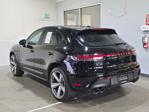 2024 Porsche Macan Base