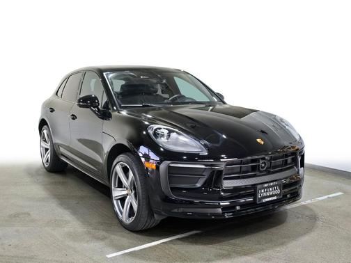 2024 Porsche Macan Base