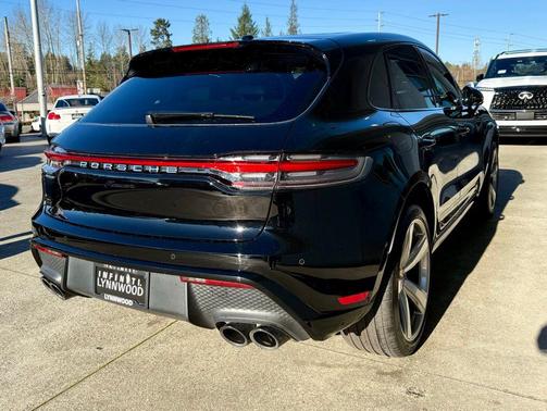 2024 Porsche Macan Base