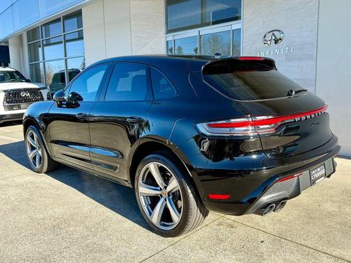 2024 Porsche Macan Base