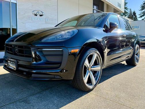 2024 Porsche Macan Base