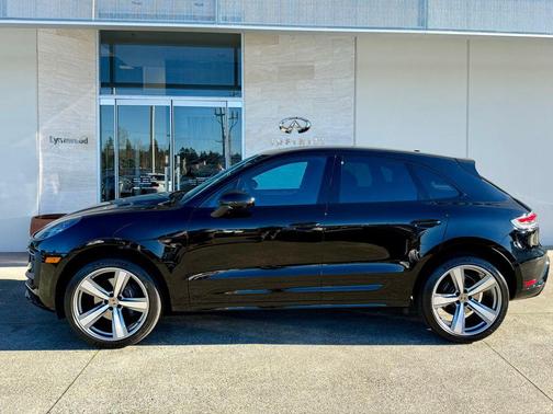 2024 Porsche Macan Base
