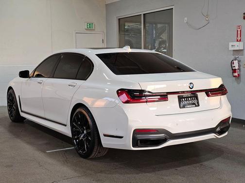 2021 BMW 750 i xDrive